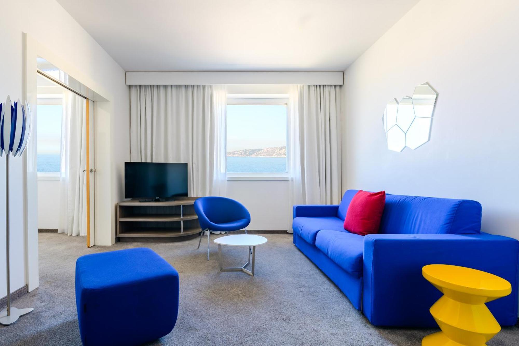 Golden Tulip Marseille Euromed Hotel Ngoại thất bức ảnh