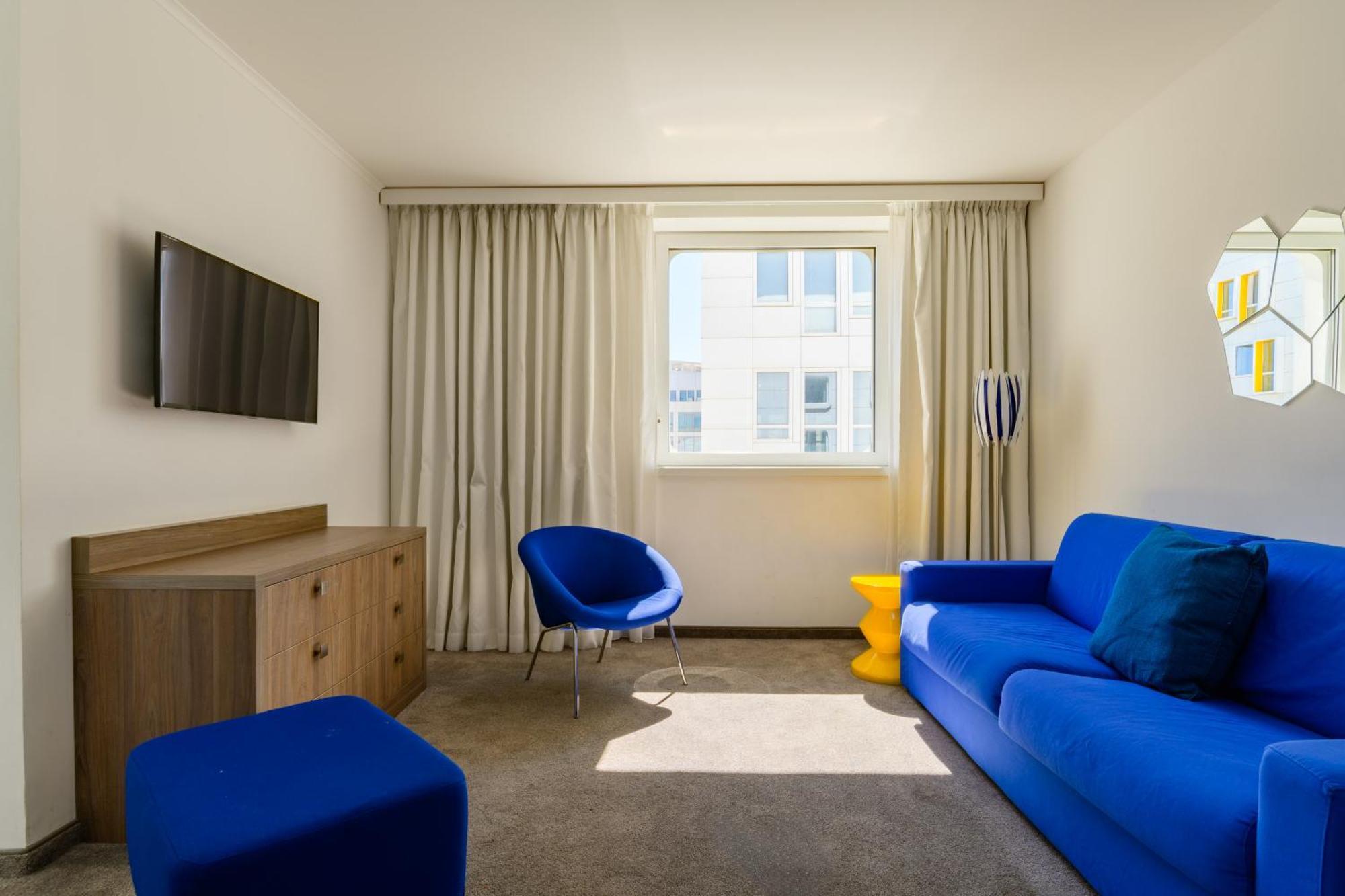 Golden Tulip Marseille Euromed Hotel Ngoại thất bức ảnh